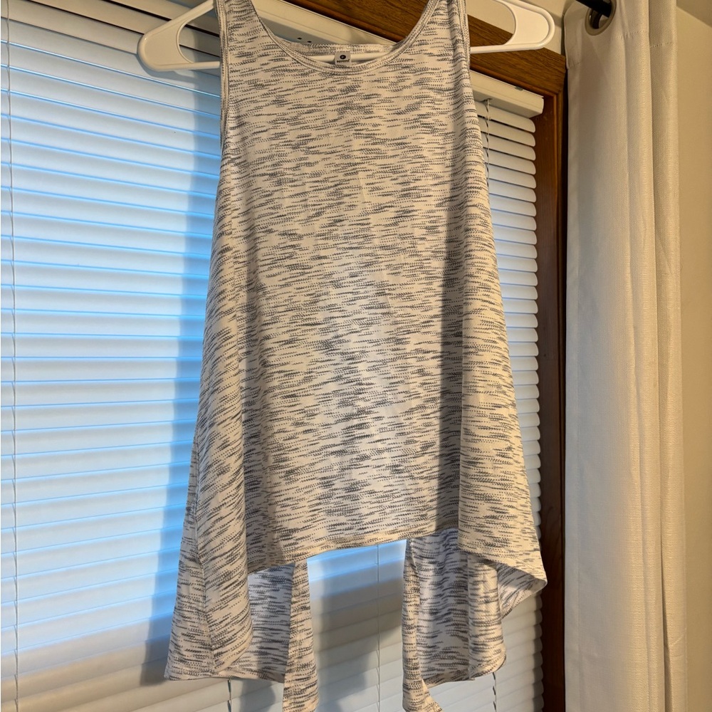 90 Degree By Reflex White and Gray Patterned Top